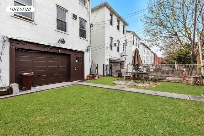 Building Photo - 114 Terrace Pl