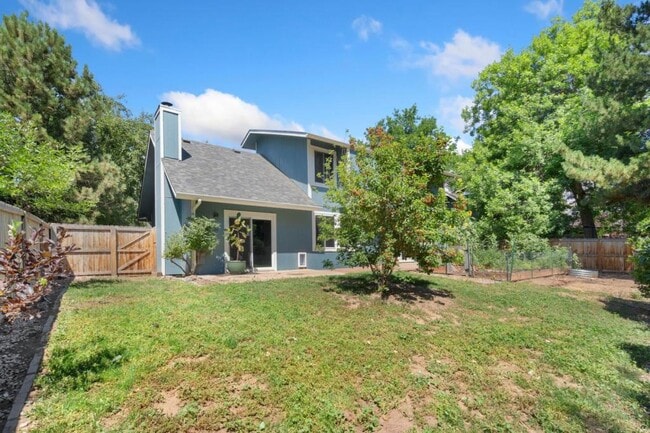 Building Photo - 2718 Granada Hills Dr
