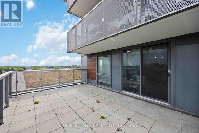Building Photo - 120-120 Varna Dr