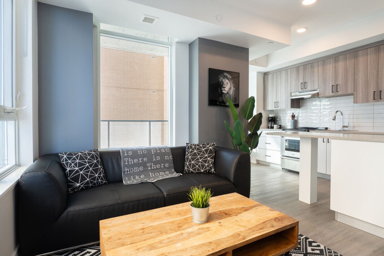 Photo principale - 90 Champagne Ave S