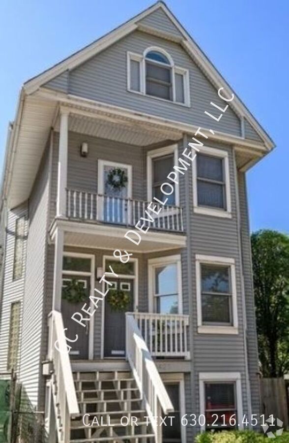Building Photo - 1423 W Oakdale Ave