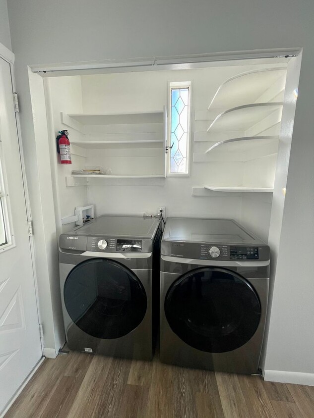 Foto principal - Charming Renovated 2bed/1bath Denver Home ...
