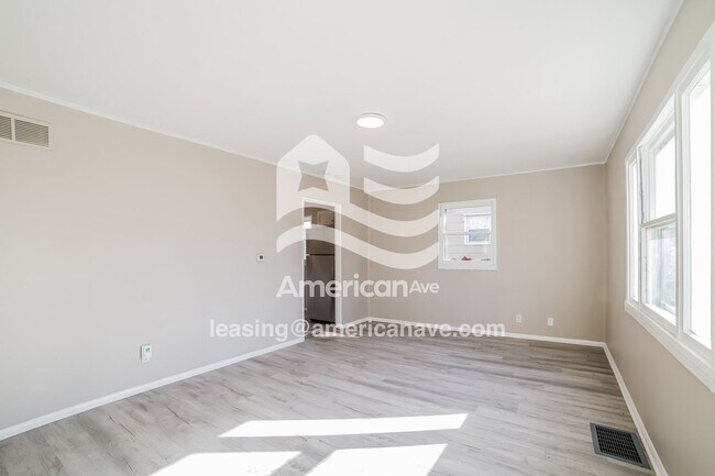 Foto del edificio - 823 W Bartlett Ct