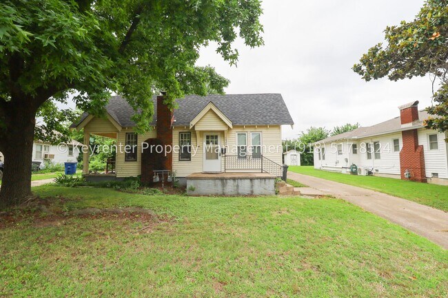 Foto del edificio - Beautifully Redone 1 Bedroom Duplex! Available for Immediate Move in!