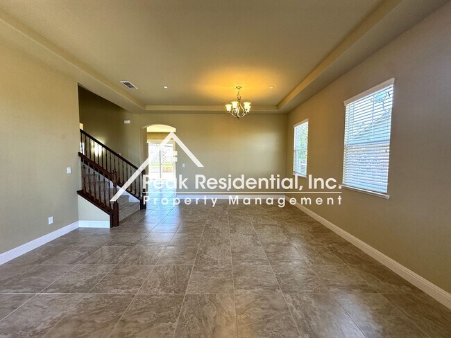 Foto del edificio - Wonderful Elliott Home, 5-bedrooms and clo...