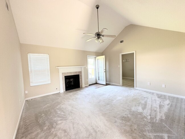 Foto del edificio - 4303 Pineview Ln