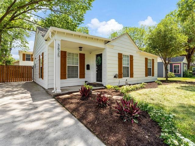 Building Photo - 3825 Englewood Ln