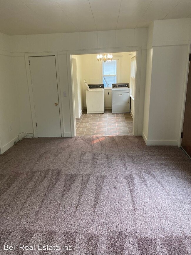 Building Photo - 3 br, 1 bath House - 1753 Villard Street