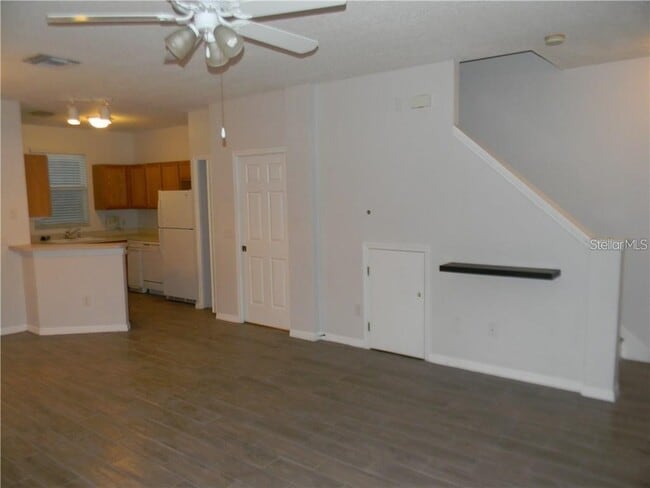 Building Photo - 2122 Golden Oak Ln