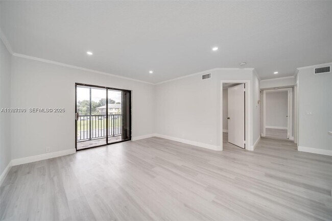 Building Photo - 677 Trace Cir