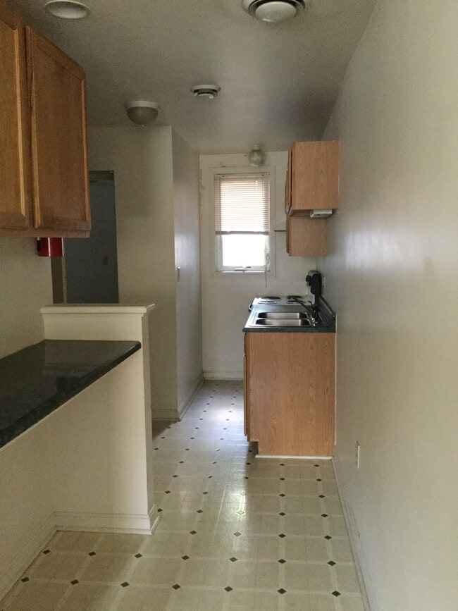 Building Photo - 46 S Earl St