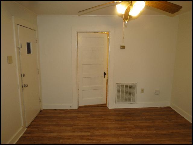 Foto del edificio - 3706 Edison Ave