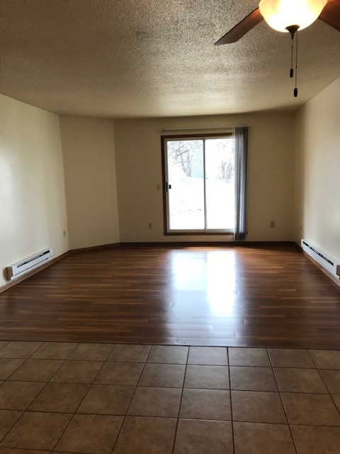 Living/Bedroom - River's Edge Apartments