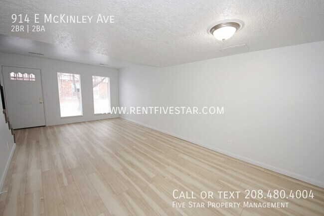 Foto del edificio - 914 E McKinley Ave-