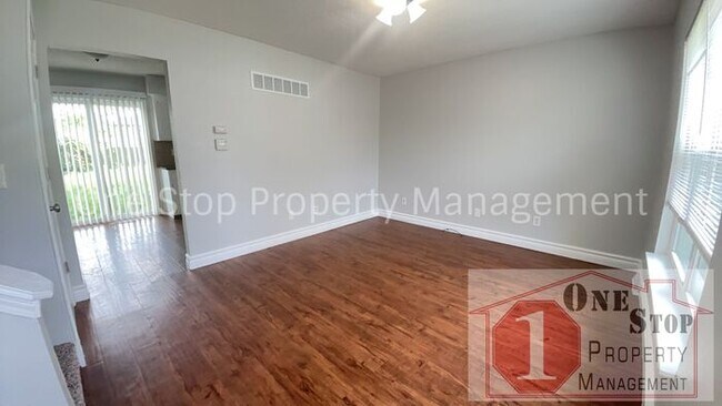 Building Photo - Spacious 3 Bedroom, 1 Bathroom Duplex for ...