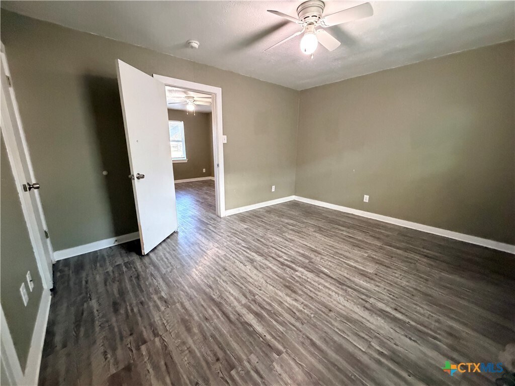 Building Photo - 2104 Jerome Dr