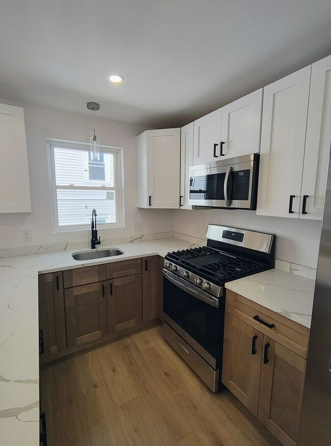 Building Photo - ****Providence/Northside – Brand-New Const...