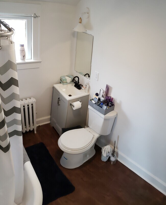 Building Photo - 2921 Ludlow Rd