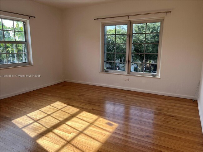 Foto del edificio - 440 NE 63rd St