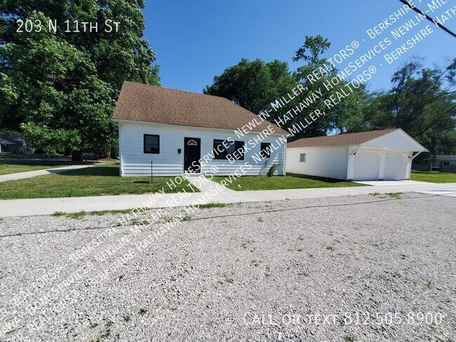 Building Photo - 2 Bedroom House, Clinton