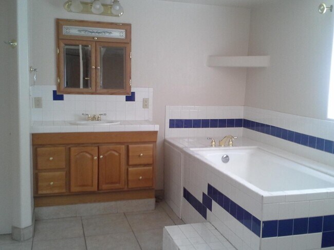 Foto del edificio - 101 W Blacklidge Dr