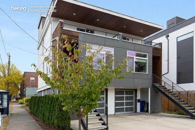 Building Photo - 2600 45th Ave SW