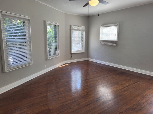 large trapezoid living space - 2477 Cheremoya Ave
