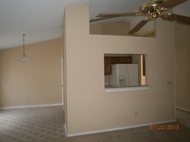 Foto del edificio - 3/2 Single Family Home with EXTRA Large Backyard