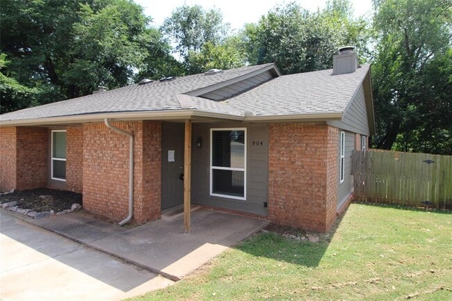 Building Photo - 904 Aspen Ct
