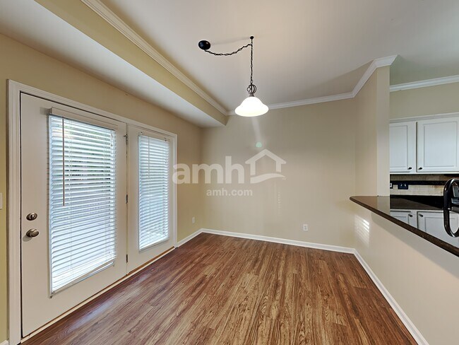 Foto del edificio - 15674 Birkdale Commons Pky