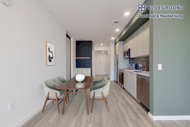 Foto del edificio - 2600 Lawrence St