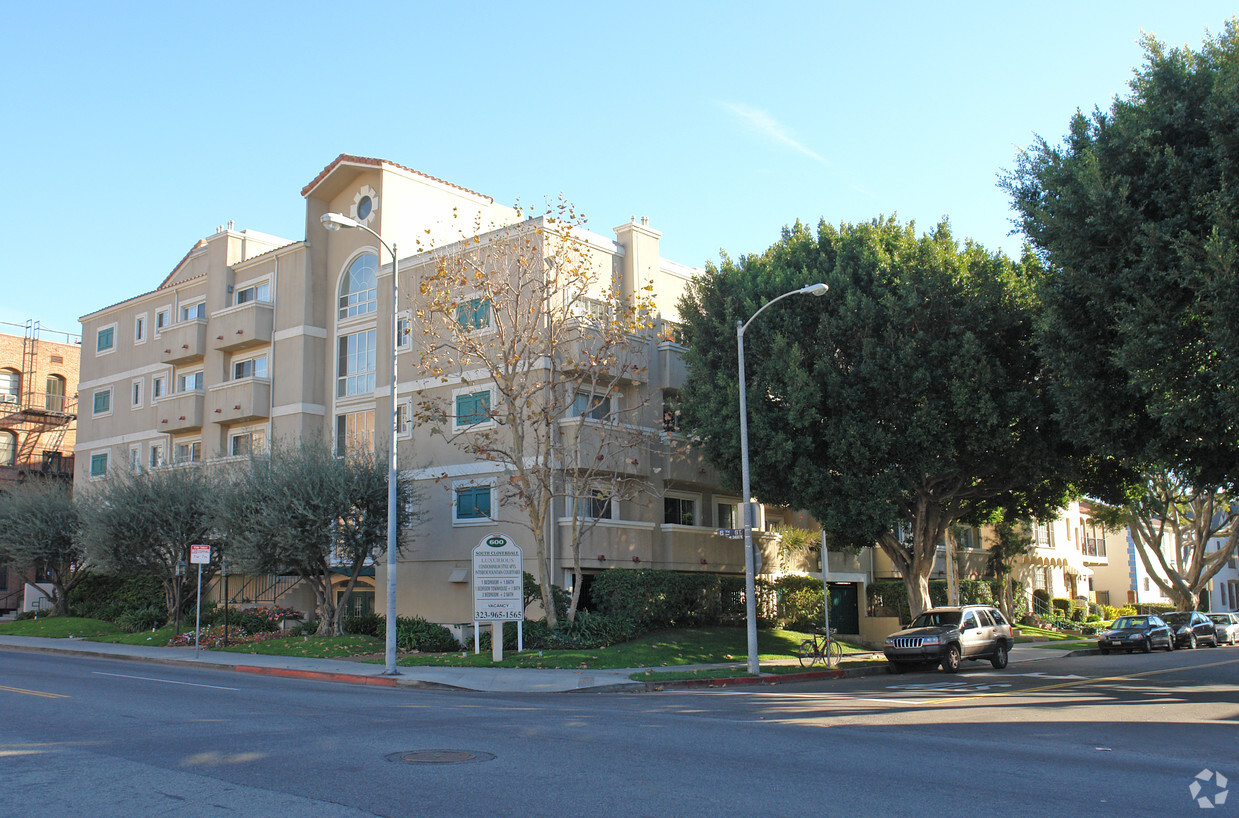 Foto principal - Cloverdale Apartments