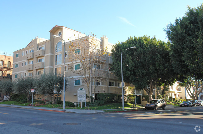 Building Photo - Cloverdale Apartments