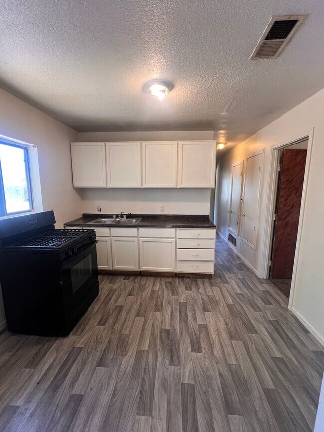 Foto del edificio - HUD Property