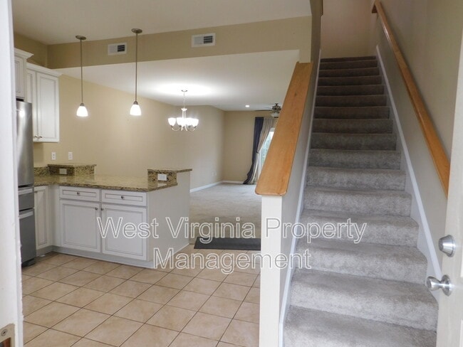 Building Photo - 198 Blackbird Village Cir