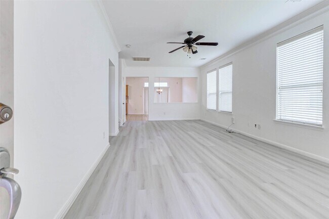 Foto del edificio - 8115 Barnes Ridge Ln