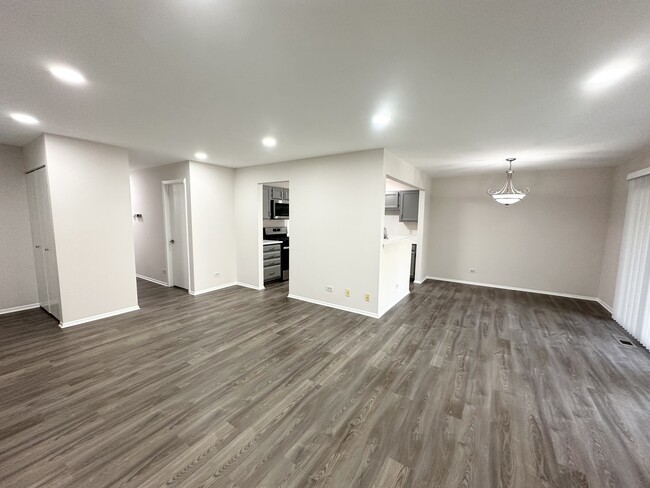 Building Photo - 2324 Knollwood Ct