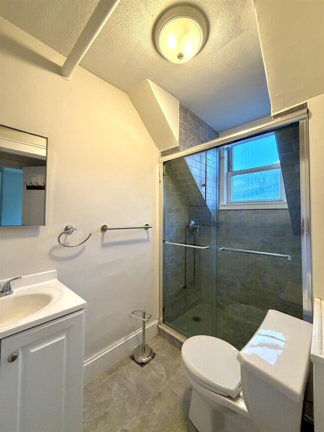 Foto del edificio - 94 Morrison Ave