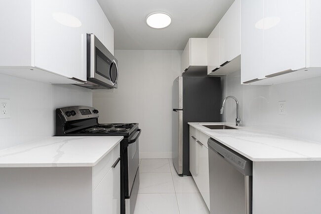 Kitchen - Hi-Level Affordable
