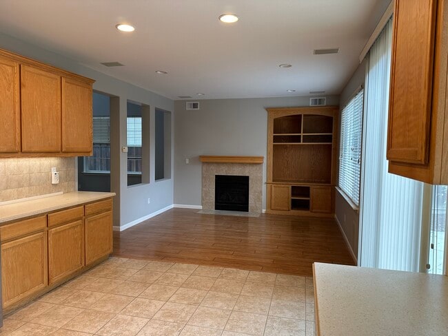 Building Photo - 2449 Milford Dr