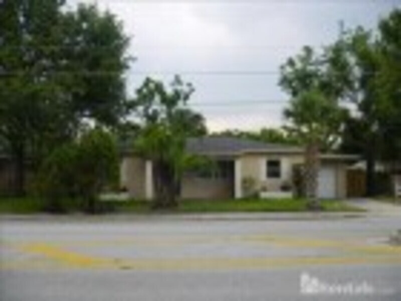 Foto principal - 3700 Corrine Dr