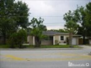 Building Photo - 3700 Corrine Dr