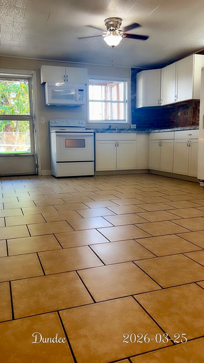 Foto del edificio - 202 Shepard Ave