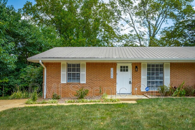 Foto del edificio - 2508 Woodfin Ave