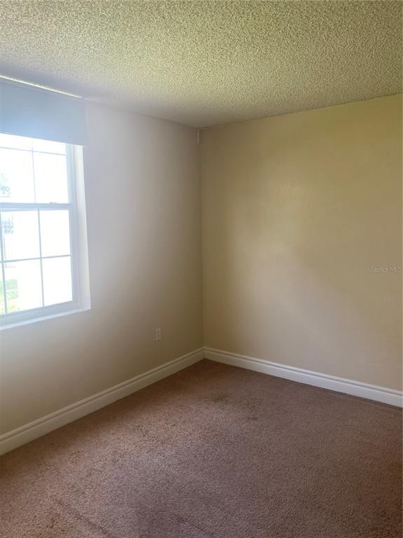 Building Photo - 809 Russell Ln