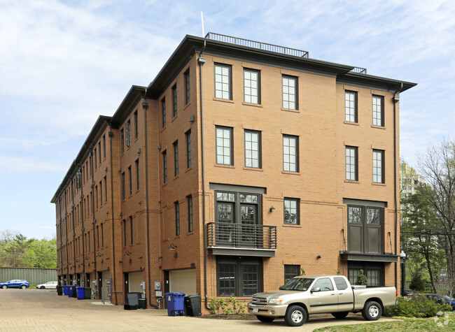 Building Photo - The Crossing at Ballston