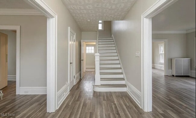 Foto del edificio - 12980 Cedar Rd