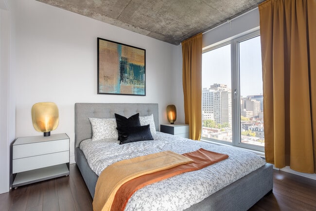 Building Photo - Alexander Appartements