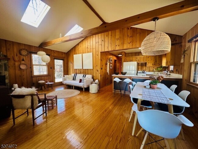 Foto del edificio - 523 Upper Highland Lakes Dr