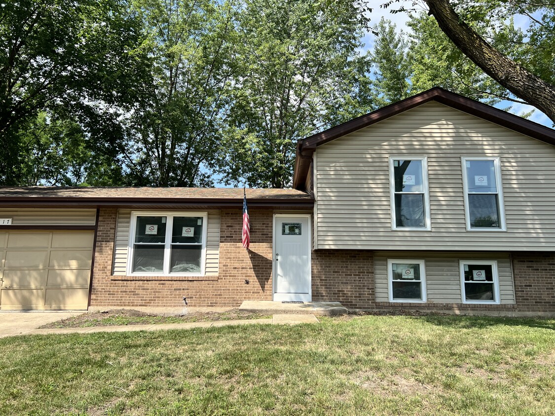 Primary Photo - 117 S River Rd